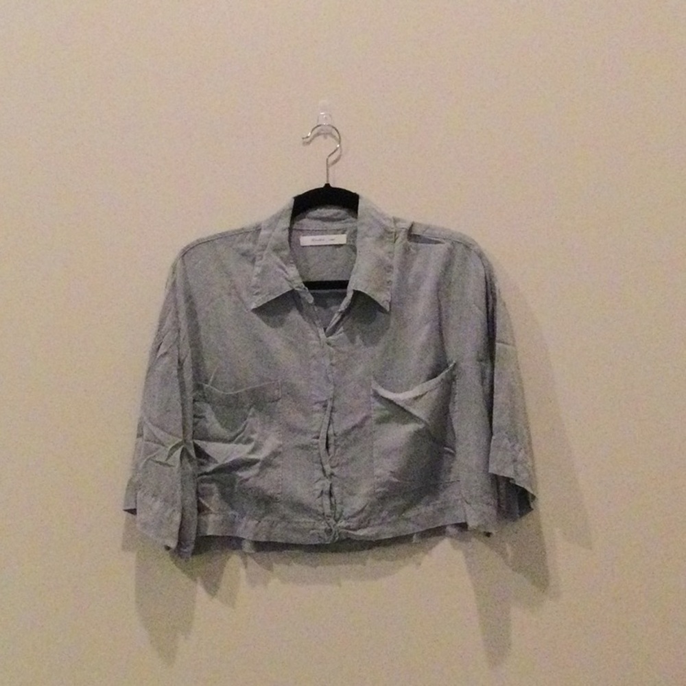 Women’s Light Blue Cropped Button-Front Top